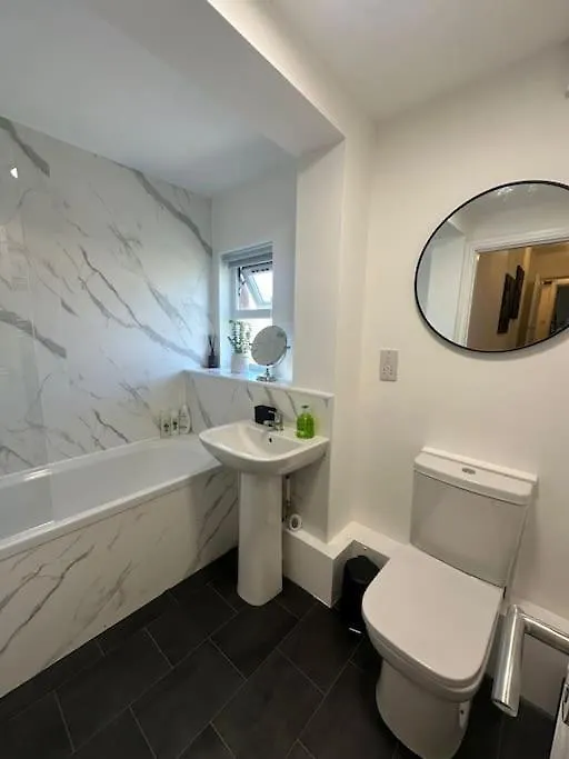 New Luxury Apartment, Sea Viewwith Parking Blackpool